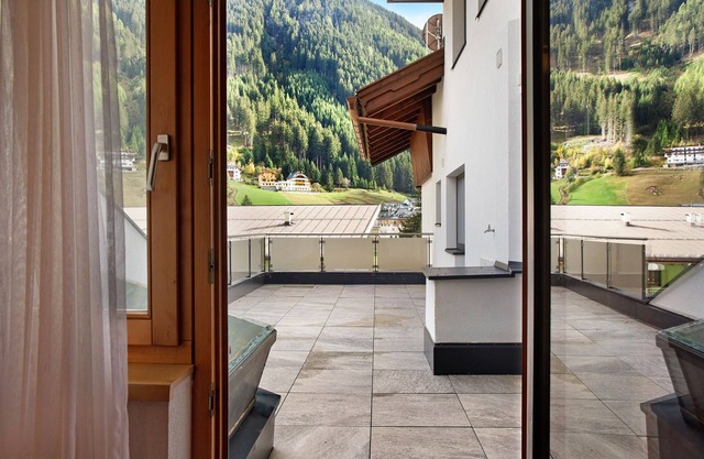 Appartement 205 with Sauna, Wi-Fi & Terrace