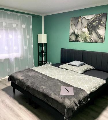 Appartement 3 - geräumige Wohnung mit eigener Küche, Bad und Gartenblick