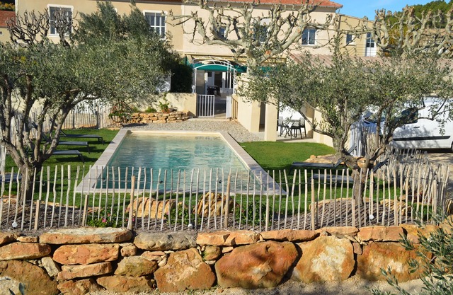 Appartement Avec Vues sur les Hauts du Village de Rasteau Dans le Vaucluse