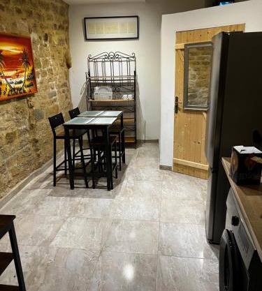 APPARTEMENT CAROMB proche Mont VENTOUX avec clim