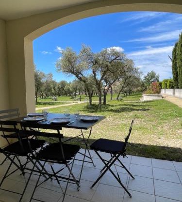 Appartement Climatisé Terrasse et Piscine Le Baptistou