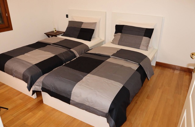 Appartement Dans un Terrain de Golf, 5 min de la mer en Voiture, Parking Gratuit