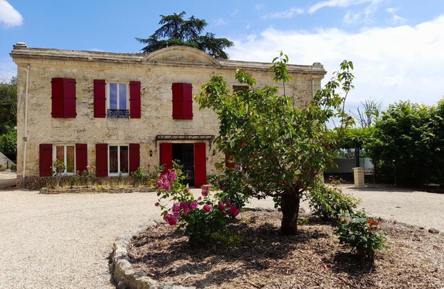 Appartement de 2 chambres avec jardin clos a Cambes