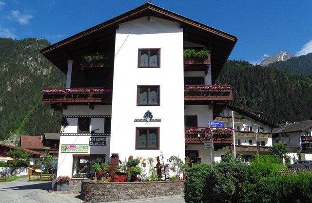 "Appartement Mayrhofen 10 Pers" Close to Several Ski Areas
