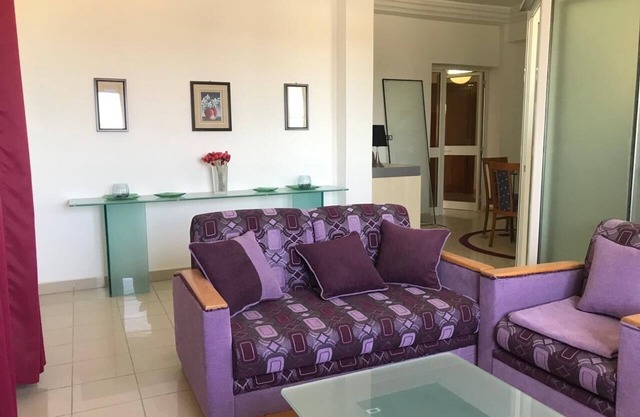 Appartement vue mer Chatt Meriem 4eme Étage à 150 m de la Plage