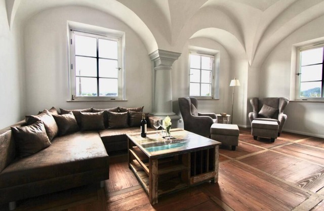Appartment Berthold in Historischem Schloss der Herren von Redwitz