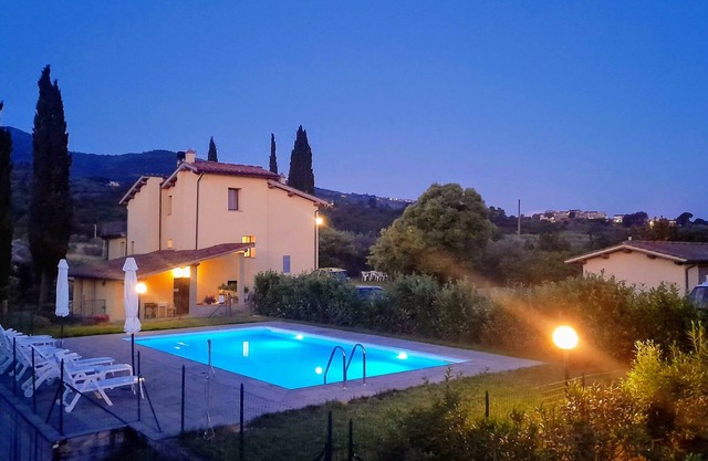 Appartment with swimming pool 30 min of Florence, private garden, parking, WiFi