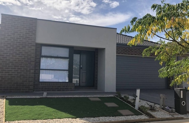 Apple House Tarneit North