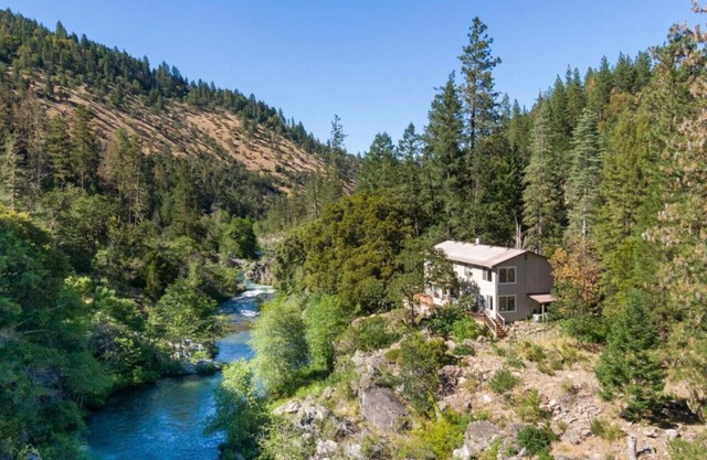 Applegate Riverside Retreat