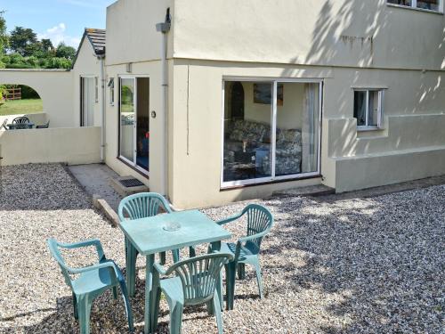 Appletree Apartment