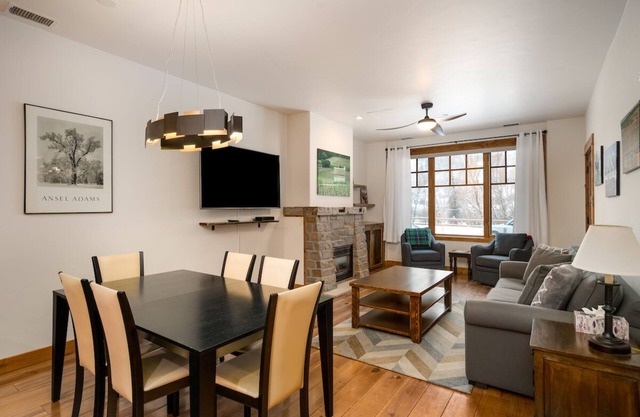 Aprés on Yampa, Pet Friendly, Downtown Property Along the Core Trail!