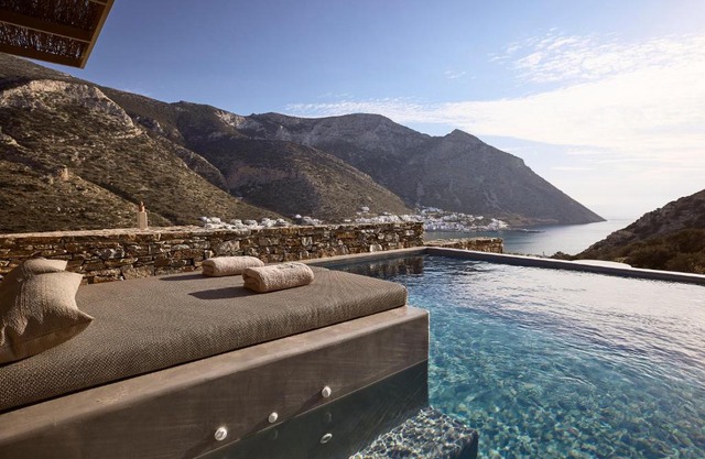 Apsila Pool Suites