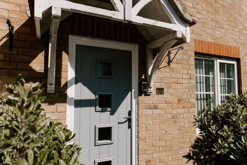 Apsley Way, 5 bed 4 bathroom house