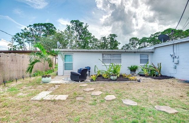 Apt 1 Mi to Riverfront in Titusville w/Patio