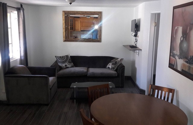 Apt. 2 recamaras en Calle Carabelas #293-1