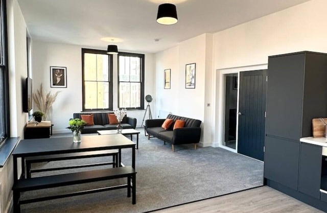 Apt 3, 15 West Street