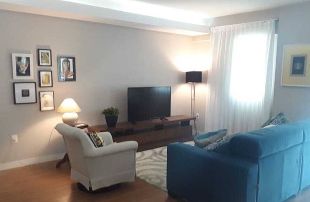 Apt 3 Bedrooms w / AC Centro / Barra Sul 2 Vacancies and Protection screen.