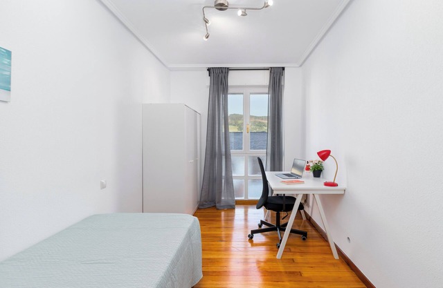Apt 3H : Spacious and Cozy : Ideal for Families