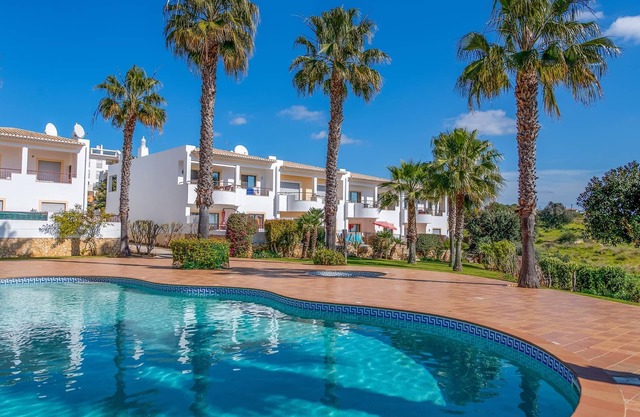 Apt. Alba near Meia Praia beach