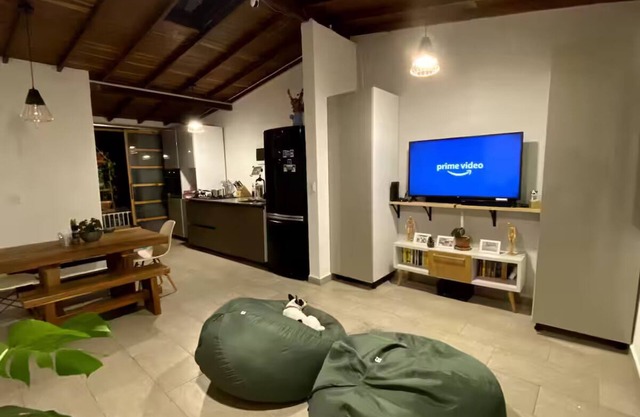 Apt close to Hosp Pablo Tobon Wifi 500 Mbps