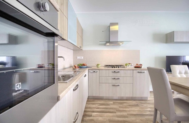 Apt Gabri - Two Bedroom House, Sleeps 6