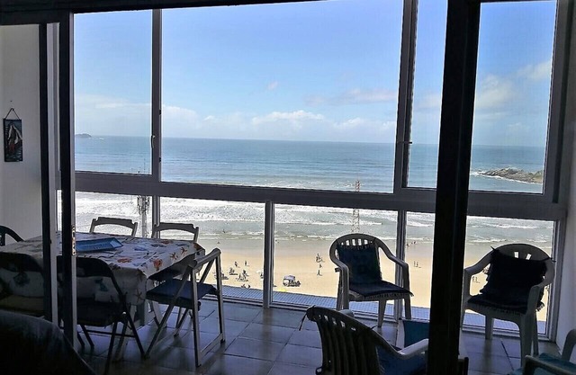 Apt. Guarujá, Pitangueiras Beach Front, Foot on the Sand, Very Central! !