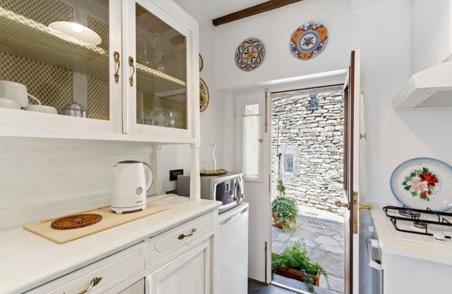 APT lake view, vintage furnishings and unique atmosphere!