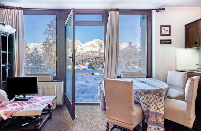Apt. "Patascoss" - Madonna di Campiglio with view of the Dolomites, Terrace & Garage