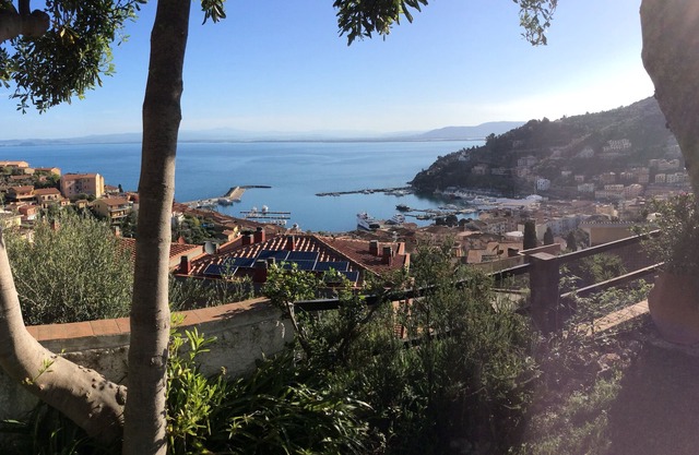 Apt with stunning sea view, swimming pool, tennis