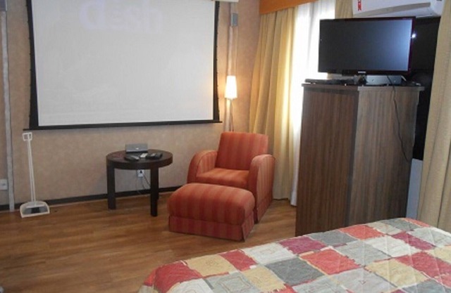 APTO 1 DORM (SUITE) TYPE FLAT - CINEMA TELEVISION / PROJECTOR, DVD AND HOME CINEMA