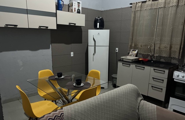 Apto , Acomoda 2 Pessoas , Todo Mobiliado Local Tranquilo e Seguro