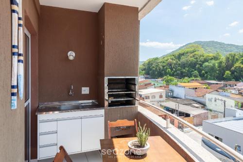 Apto c/churrasq. próximo a orla Ubatuba-SP CDV042