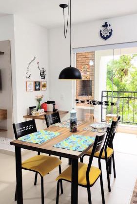 Apto Centro Ubatuba com Varanda Gourmet, Suíte e Piscina