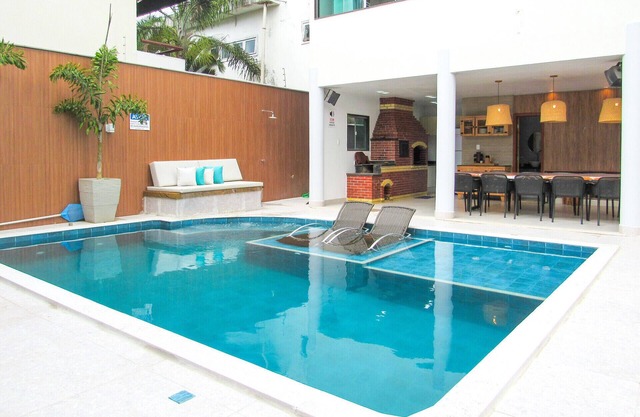 Apto com piscina ao lado da praia em Porto Seguro