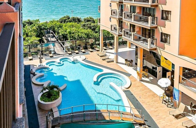Apto em Resort pé na areia JBV