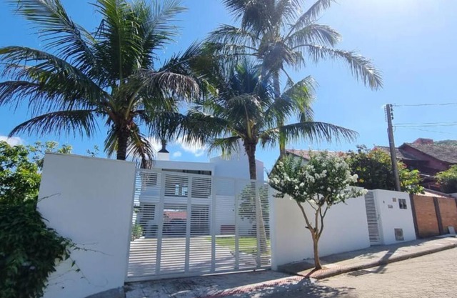 Apto na Bela Lagoa da Conceição