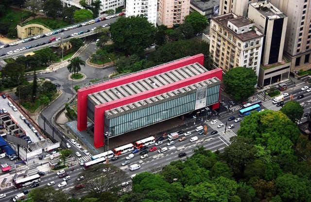 Apto Privado Perto Av Paulista e R Augusta WiFi Gratis Self Check Grátis.