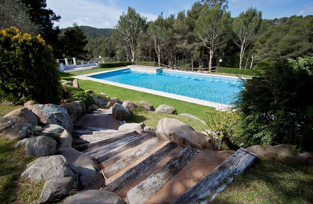 Apto Residencial en Tamariu with Mountain View, Pool, Wi-Fi & Garden