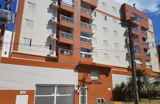 Apto Season High Standard Praia Grande Ubatuba, next to the watchtower of the Toninhas