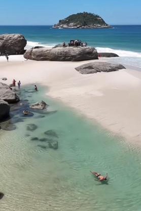 Apto Térreo Recreio Praia 9 min a pé com Ar Cond