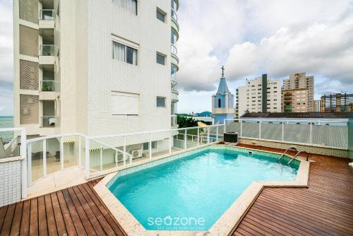 Apto Vista Mar cond. c/piscina e churrasq VCE1102