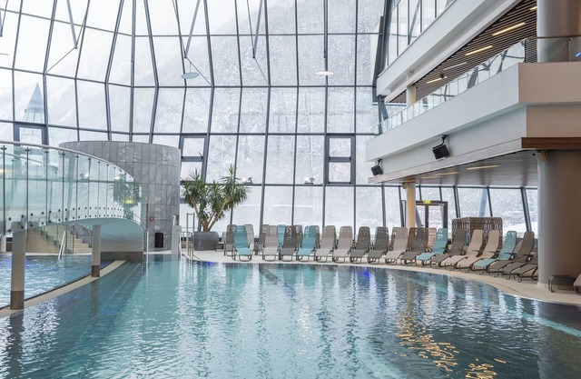Aqua Dome