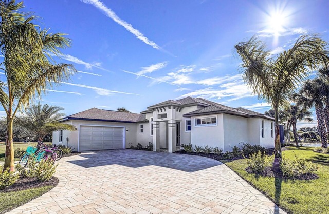 Aqua Pearl | Lake front | Pool | Spa