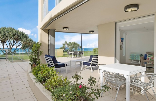 Aqua Solai 2 - Absolute Beachfront Tugun - Min. 3 night stays!