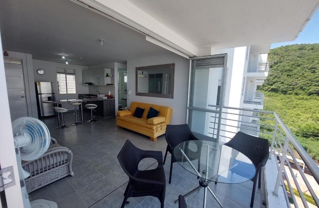 Aqualina Orange Apartamento Piso 9 Vista a piscina Aire Acondicionado