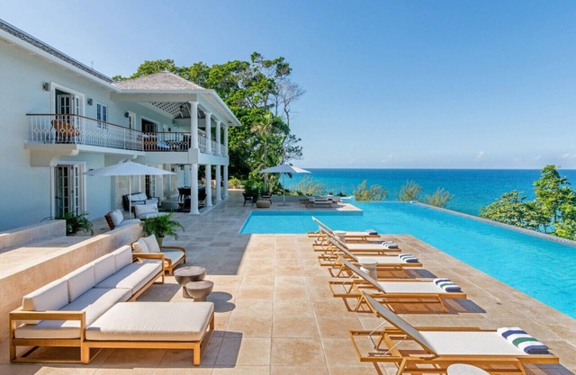 Aquamarina Villa, Tower Isle