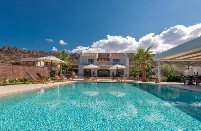 Aquarella: Stunning Villa with Pool, Steps to Sea