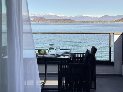 Aquavista Residence - Lake & Poolside Vacation Homes