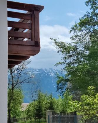 Ara Chalet