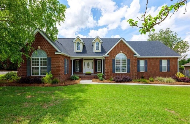 Arbor Run Oasis: Southern Charm & Modern Elegance